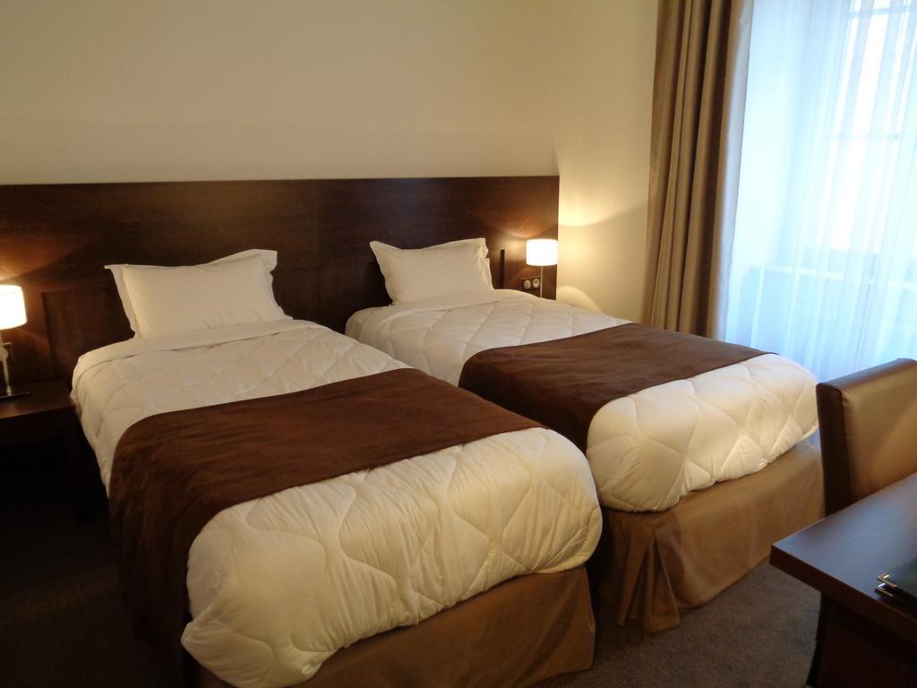 Hotel De Montaulbain Verdun-sur-Meuse Esterno foto