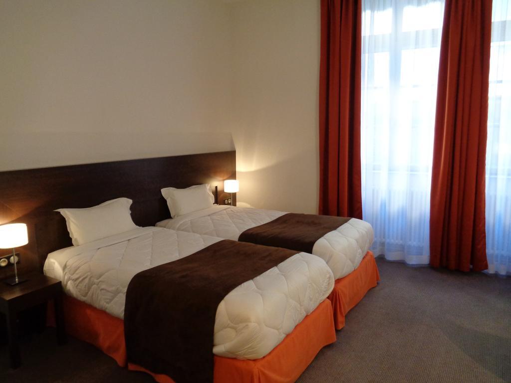 Hotel De Montaulbain Verdun-sur-Meuse Esterno foto