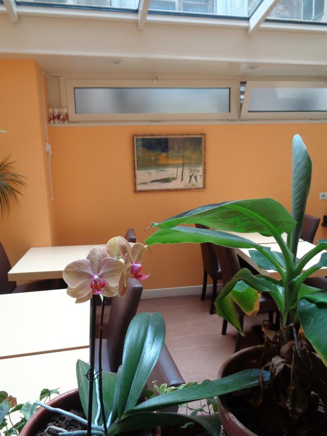 Hotel De Montaulbain Verdun-sur-Meuse Esterno foto
